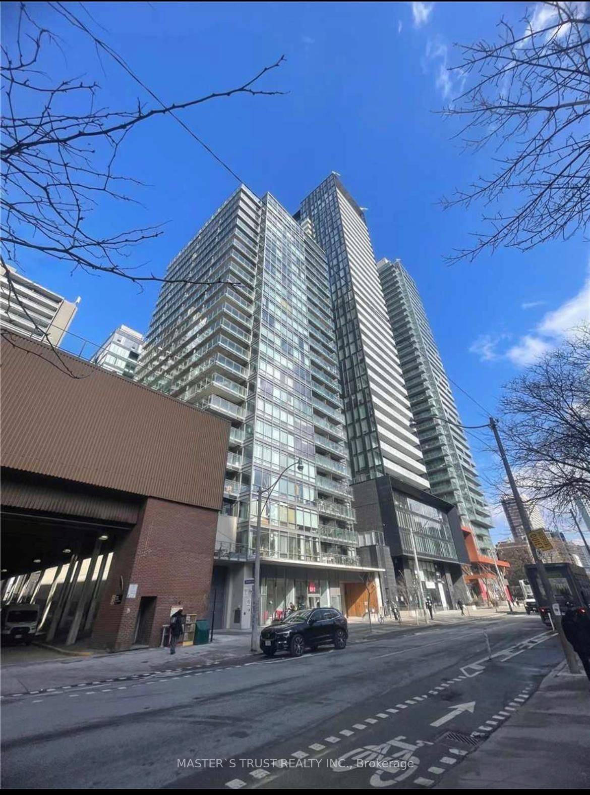 22 Wellesley Street E, Unit 1402