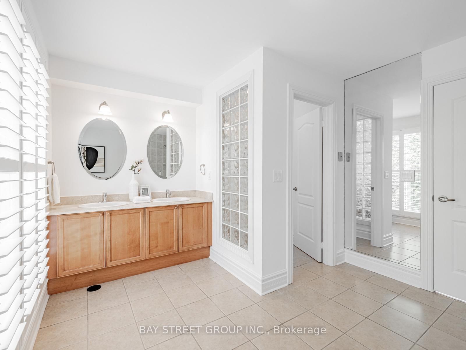 35 William Poole Way - Photo 34