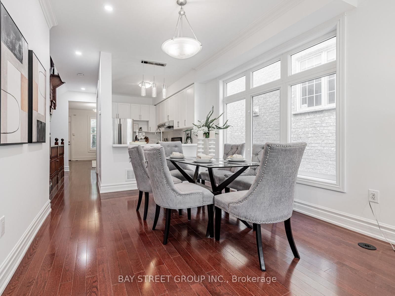 35 William Poole Way • Toronto, ON photo 9