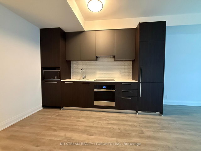 2210 - 65 Broadway Avenue
