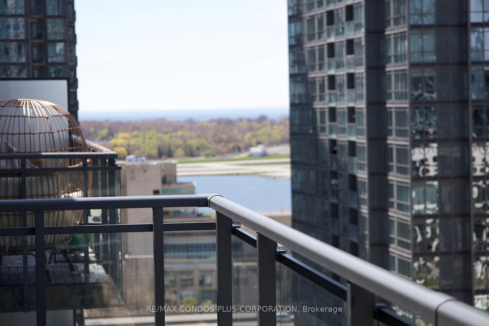 4K Spadina Avenue, Unit 1922 - Photo 19