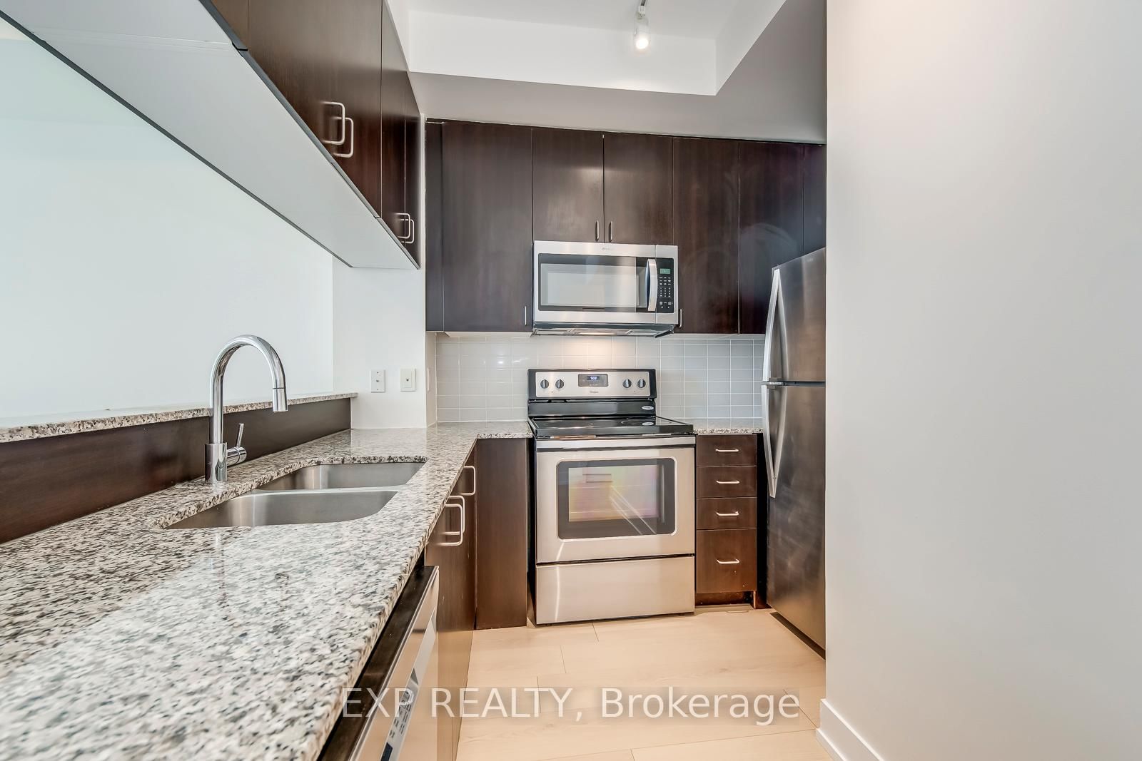 68 Merton Street, Unit 610 - Photo 11