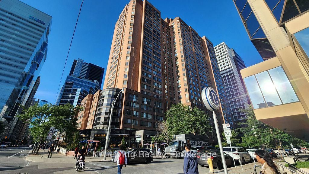 633 Bay Street, Unit 1021