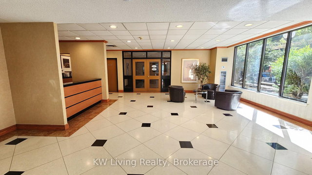 1021 - 633 Bay Street