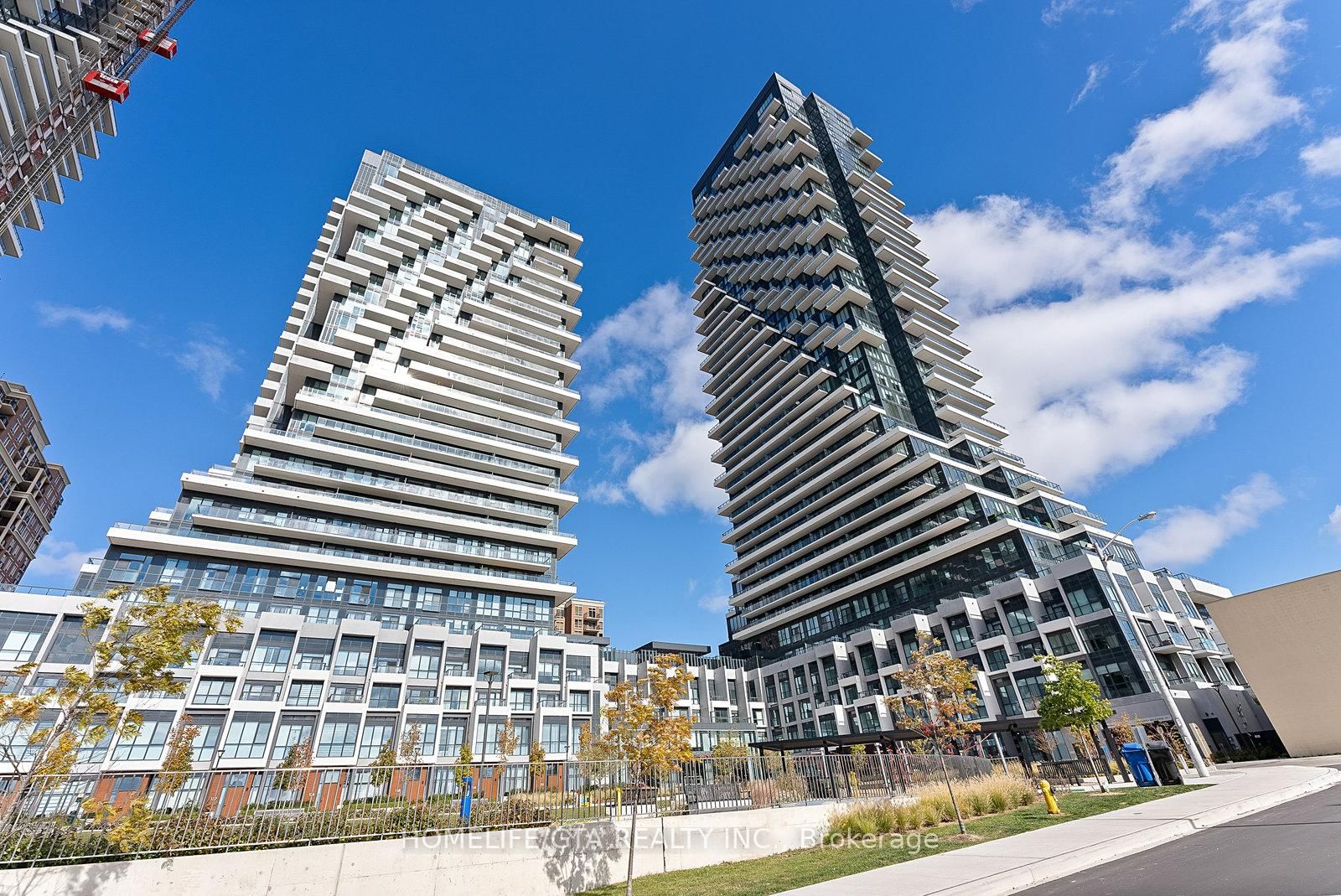 30 Inn On The Park Drive, Unit 2408