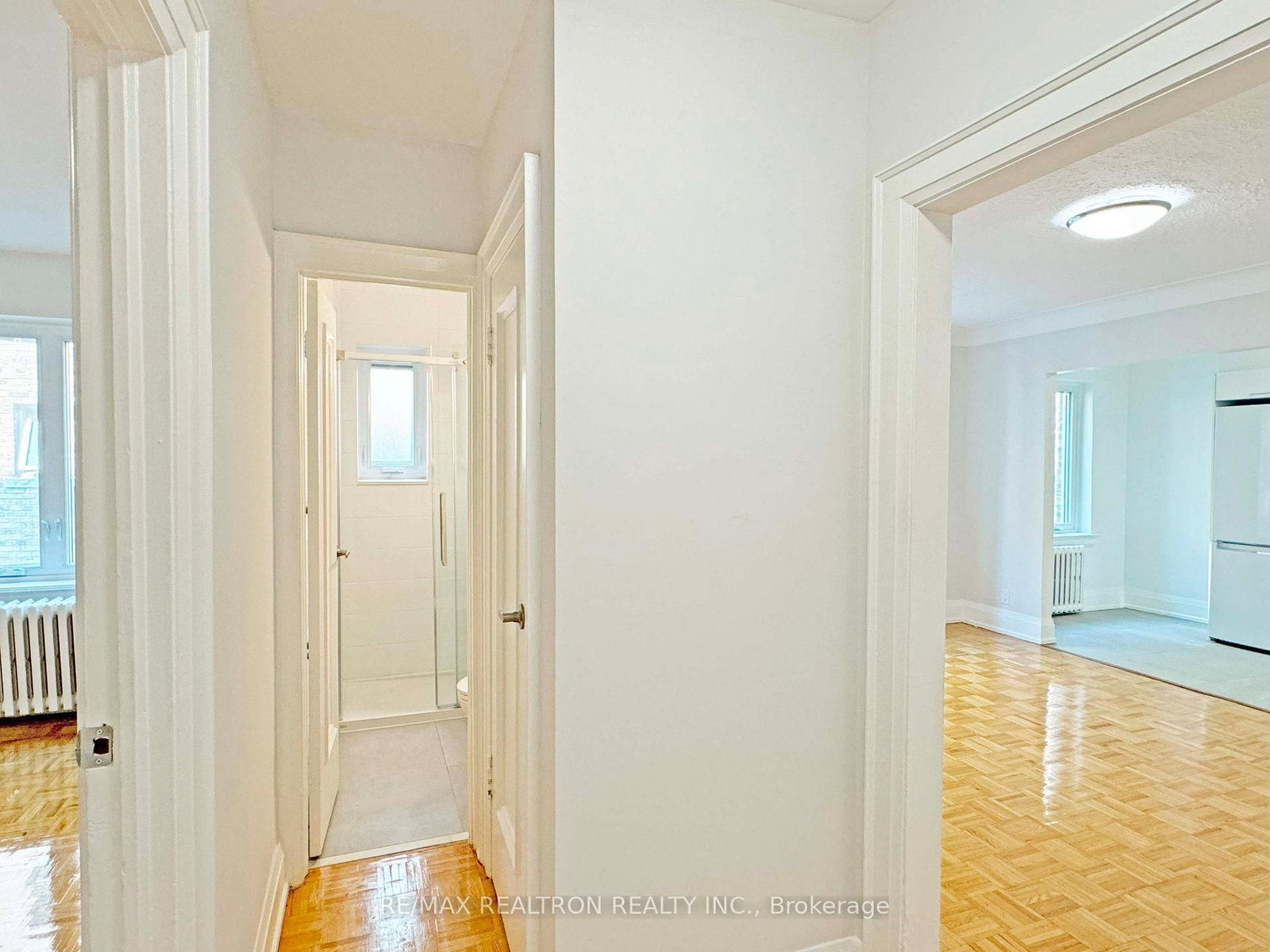 394 Avenue Road, Unit 406 - Photo 4
