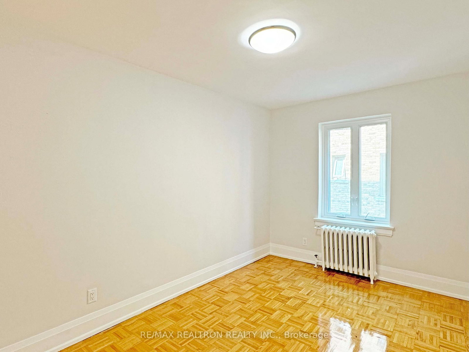 394 Avenue Road, Unit 406 - Photo 5
