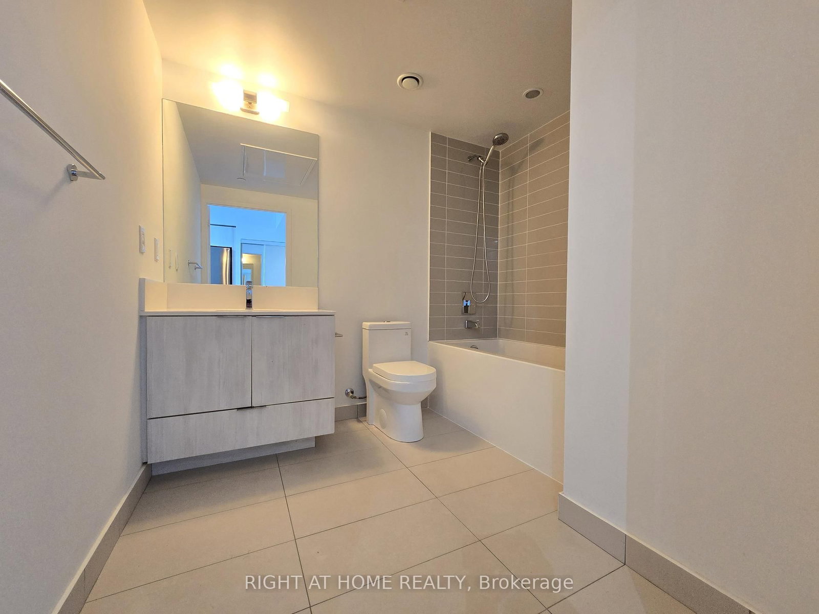 181 Dundas Street E, Unit 3802 - Photo 18