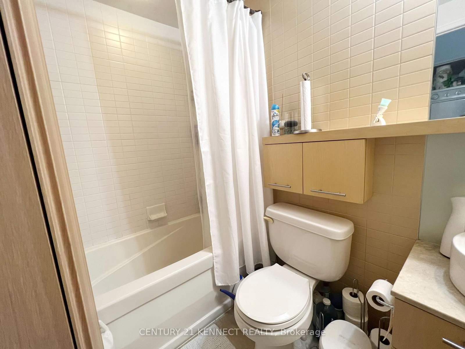 21 Carlton Street, Unit 3606 - Photo 9