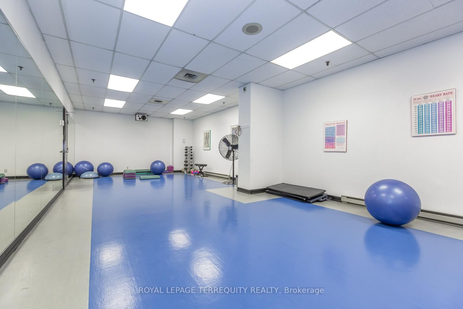 711 Bay Street, Unit 919 - Photo 4