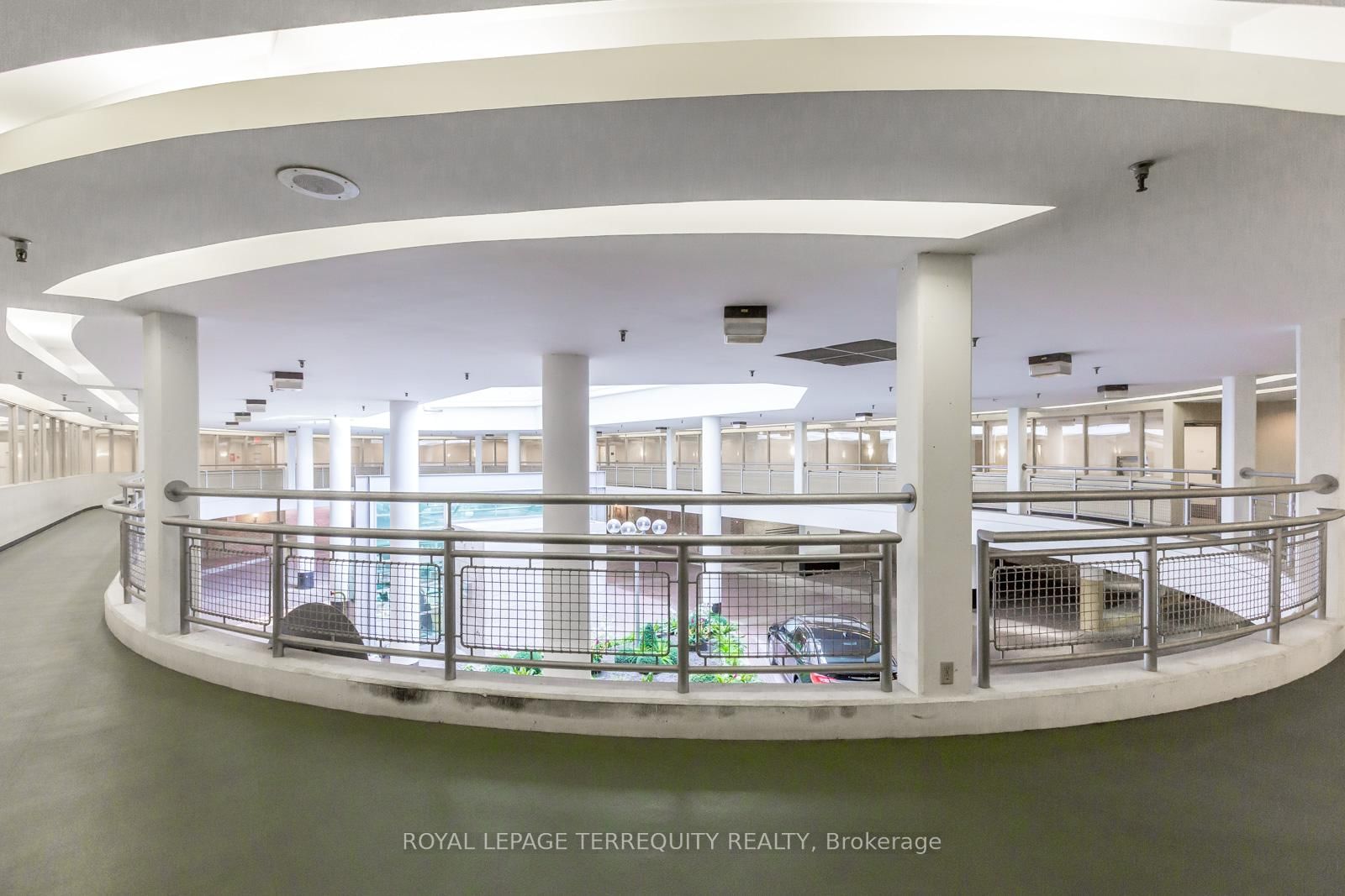 711 Bay Street, Unit 919 - Photo 9