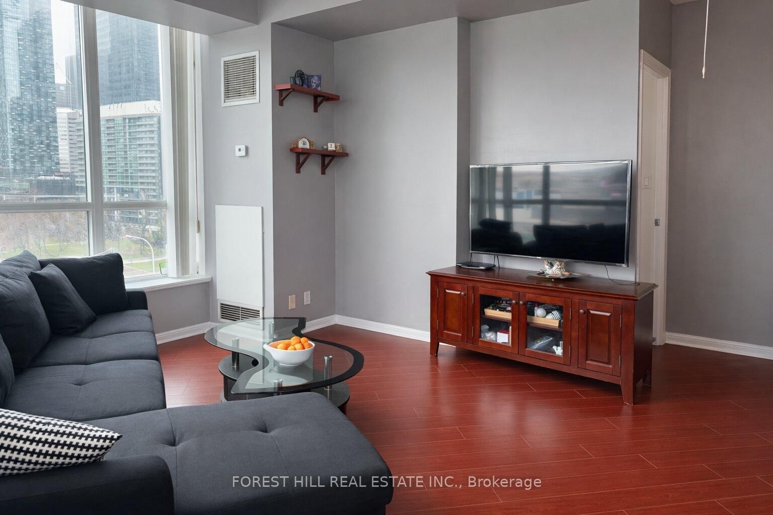 230 Queens Quay W, Unit 1028 - Photo 3