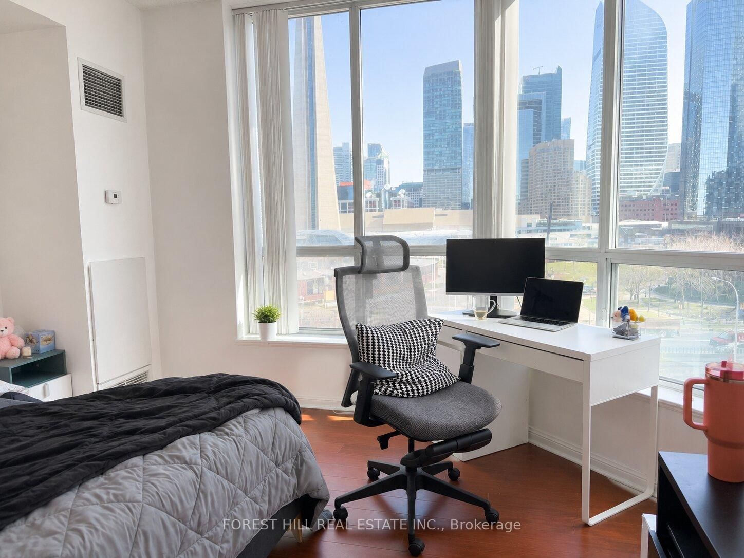 230 Queens Quay W, Unit 1028 - Photo 6