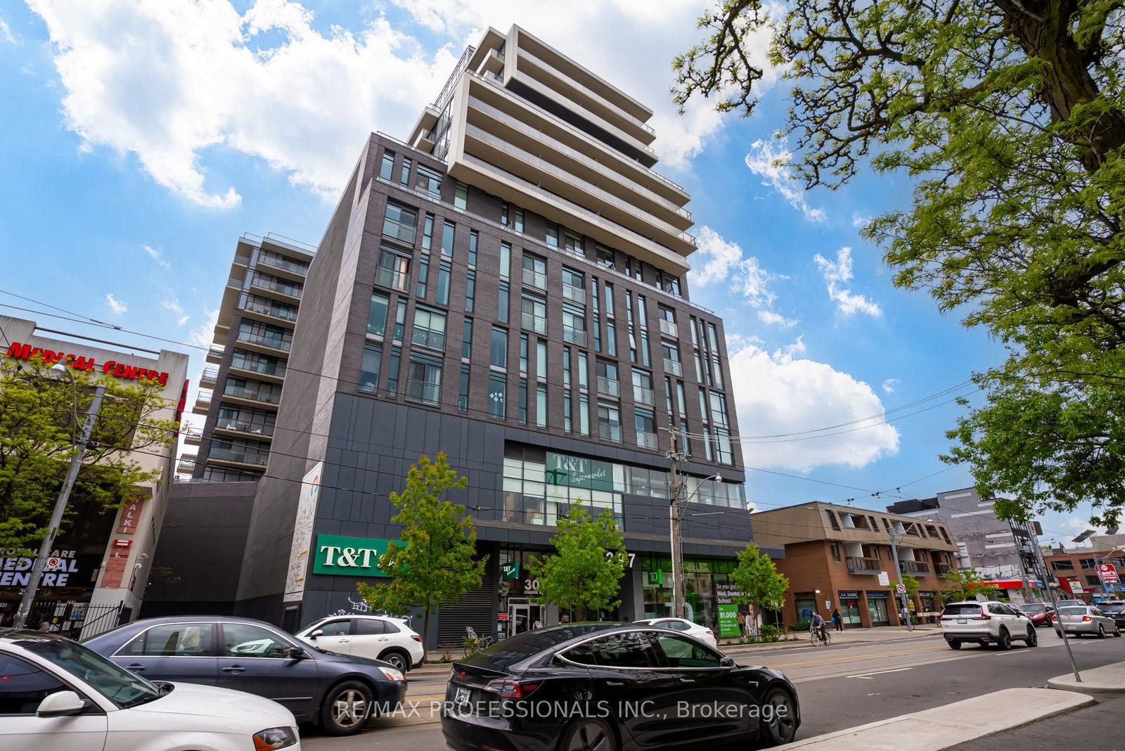 297 College Street, Unit 827