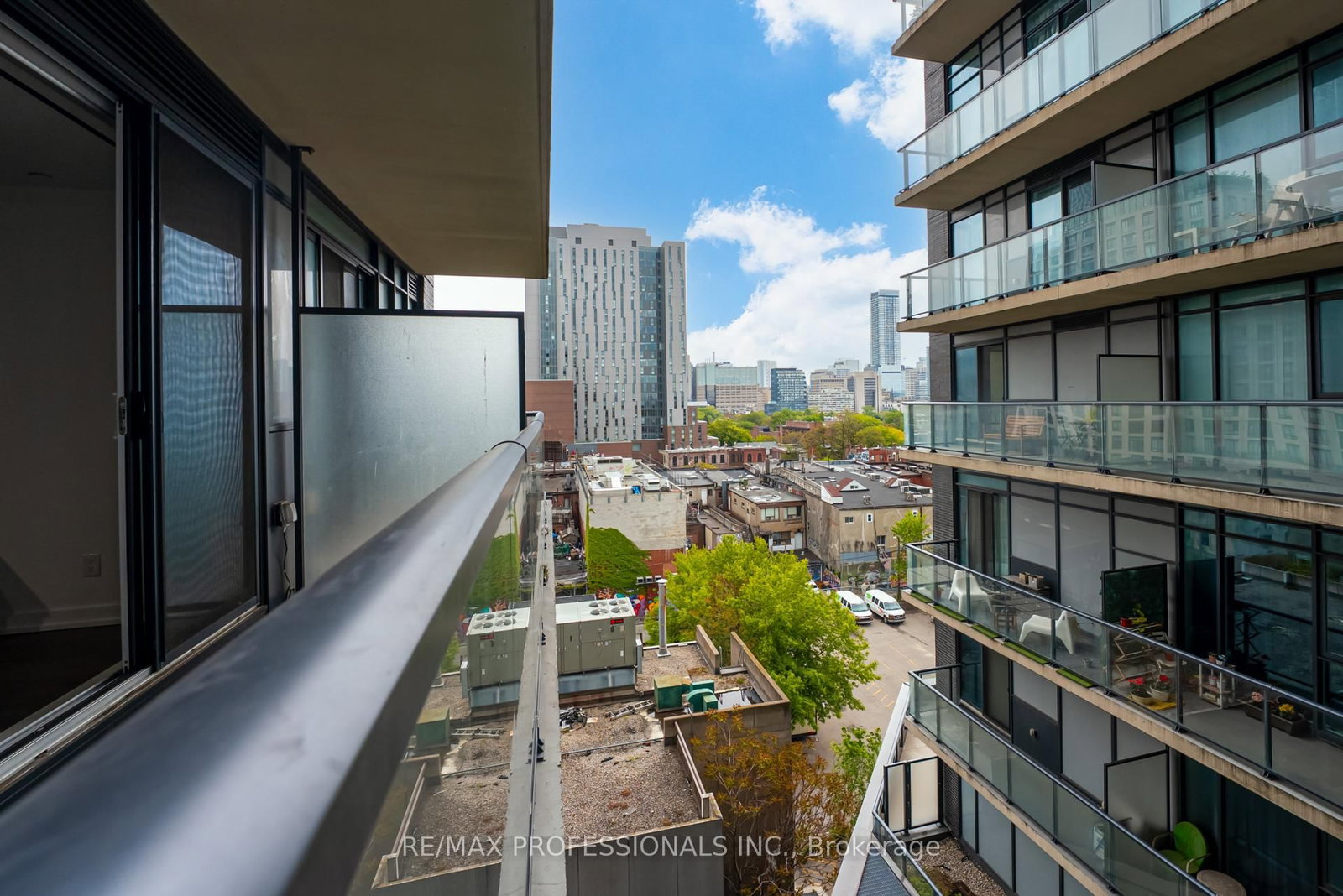 297 College Street, Unit 827 - Photo 22