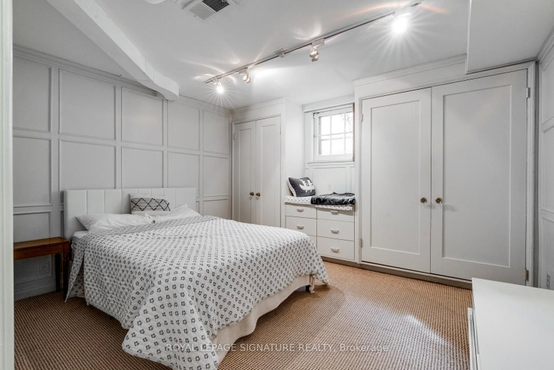 home for lease on Lower-529 Spadina Road