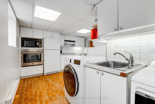 Lower - 529 Spadina Road