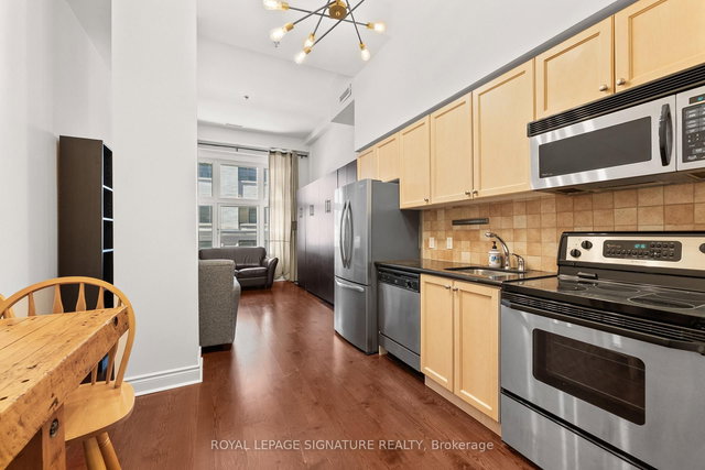 303 - 73 Richmond Street W