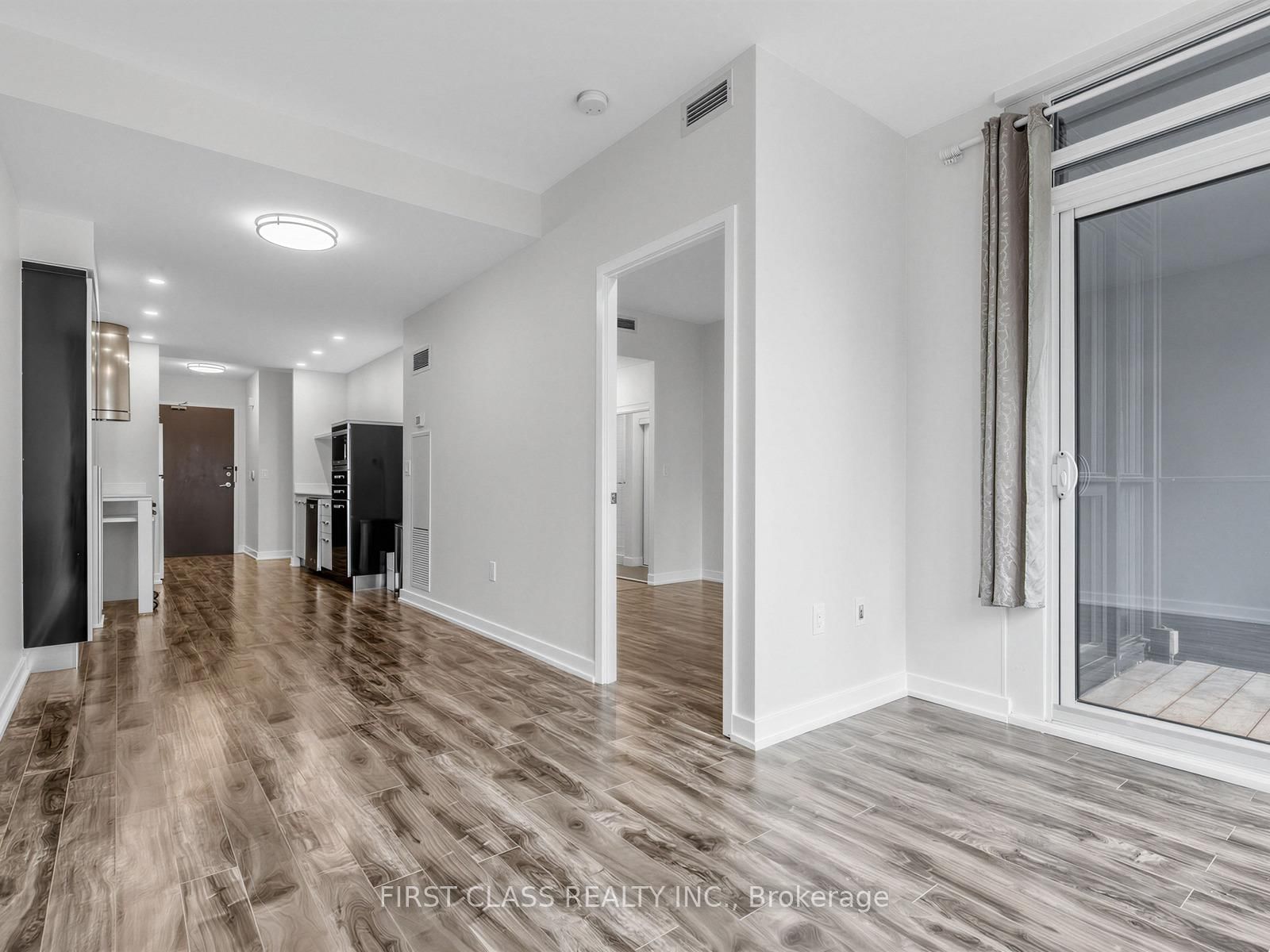 38 Dan Leckie Way • #715 • Toronto, ON photo 8