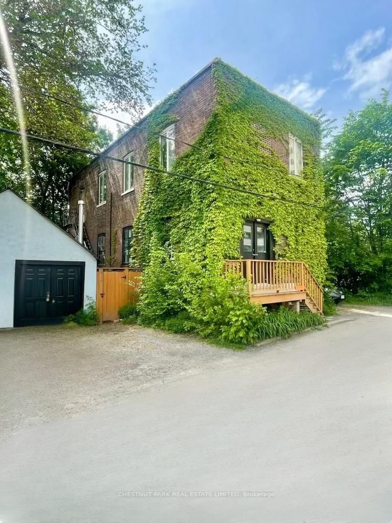 Semi-Detached House for sale at 156 Sussex Mews, Toronto, Ontario, M5S 2K1 - University - MLS: C13122060