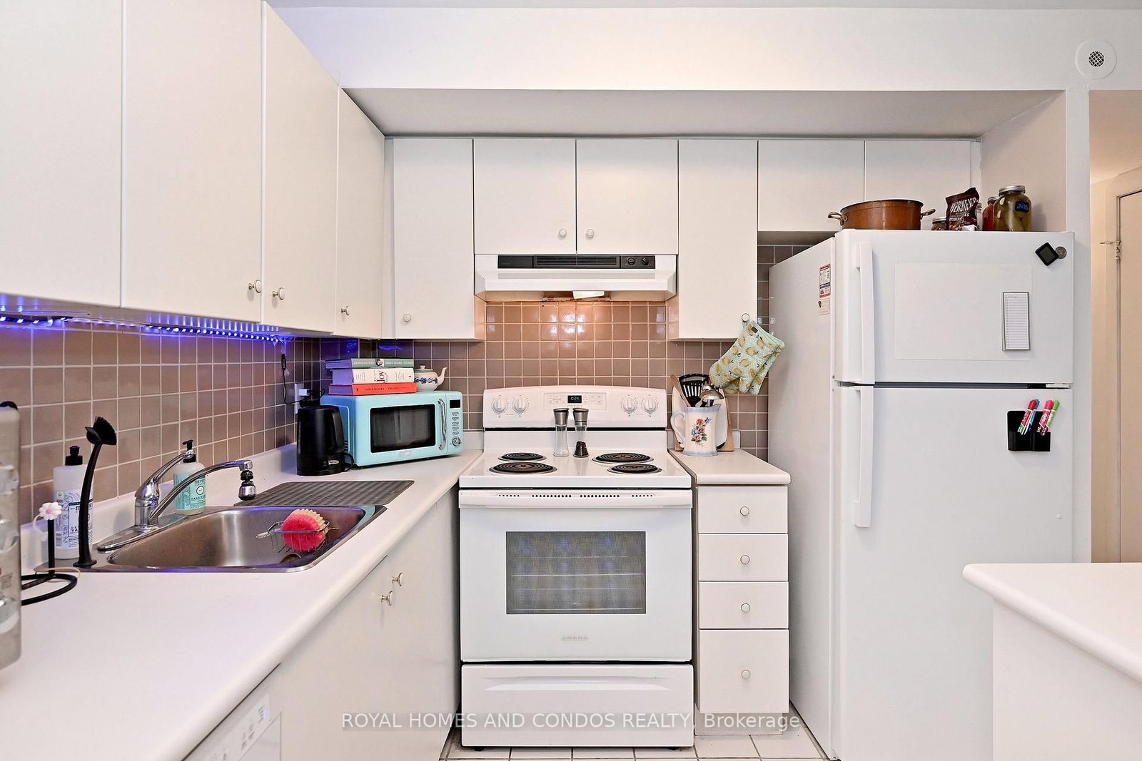 415 Jarvis Street, Unit 125 - Photo 27