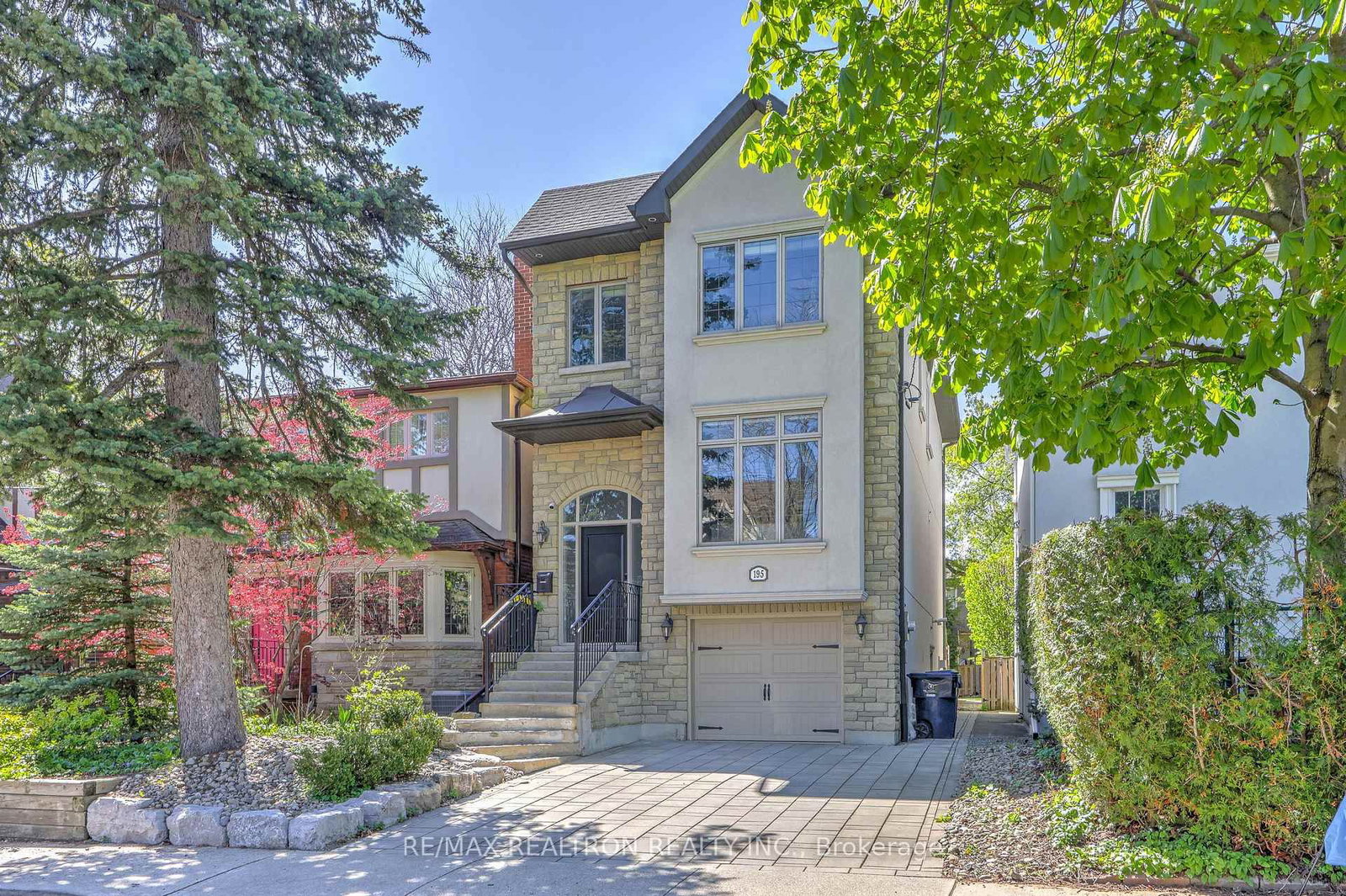 Detached House for sale at 195 Douglas Avenue, Toronto, Ontario, M5M 1G7 - Lawrence Park North - MLS: C13122202
