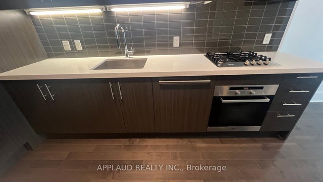 409 - 29 Queens Quay E