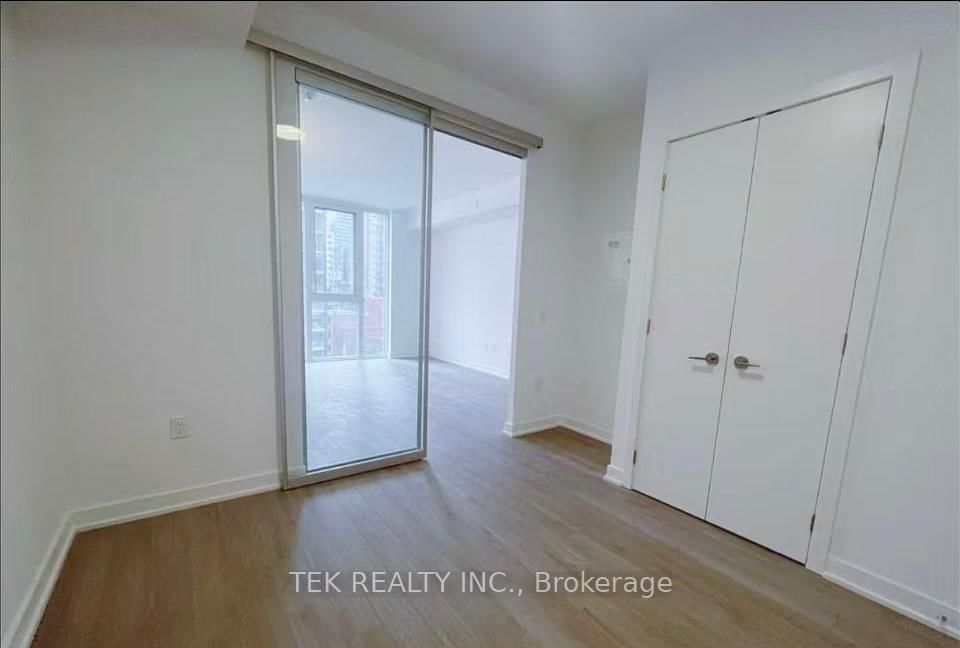 357 King Street W, Unit 1004 - Photo 4