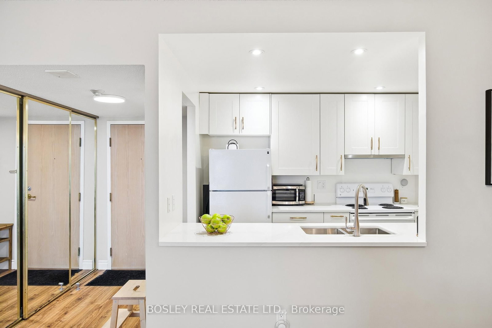 5 Concorde Place, Unit 611 - Photo 13