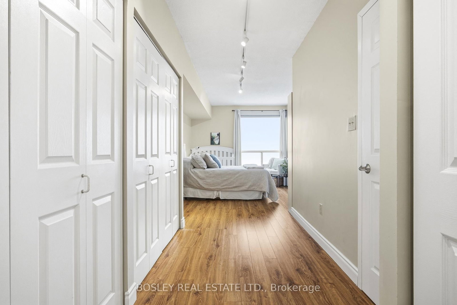 5 Concorde Place, Unit 611 - Photo 37
