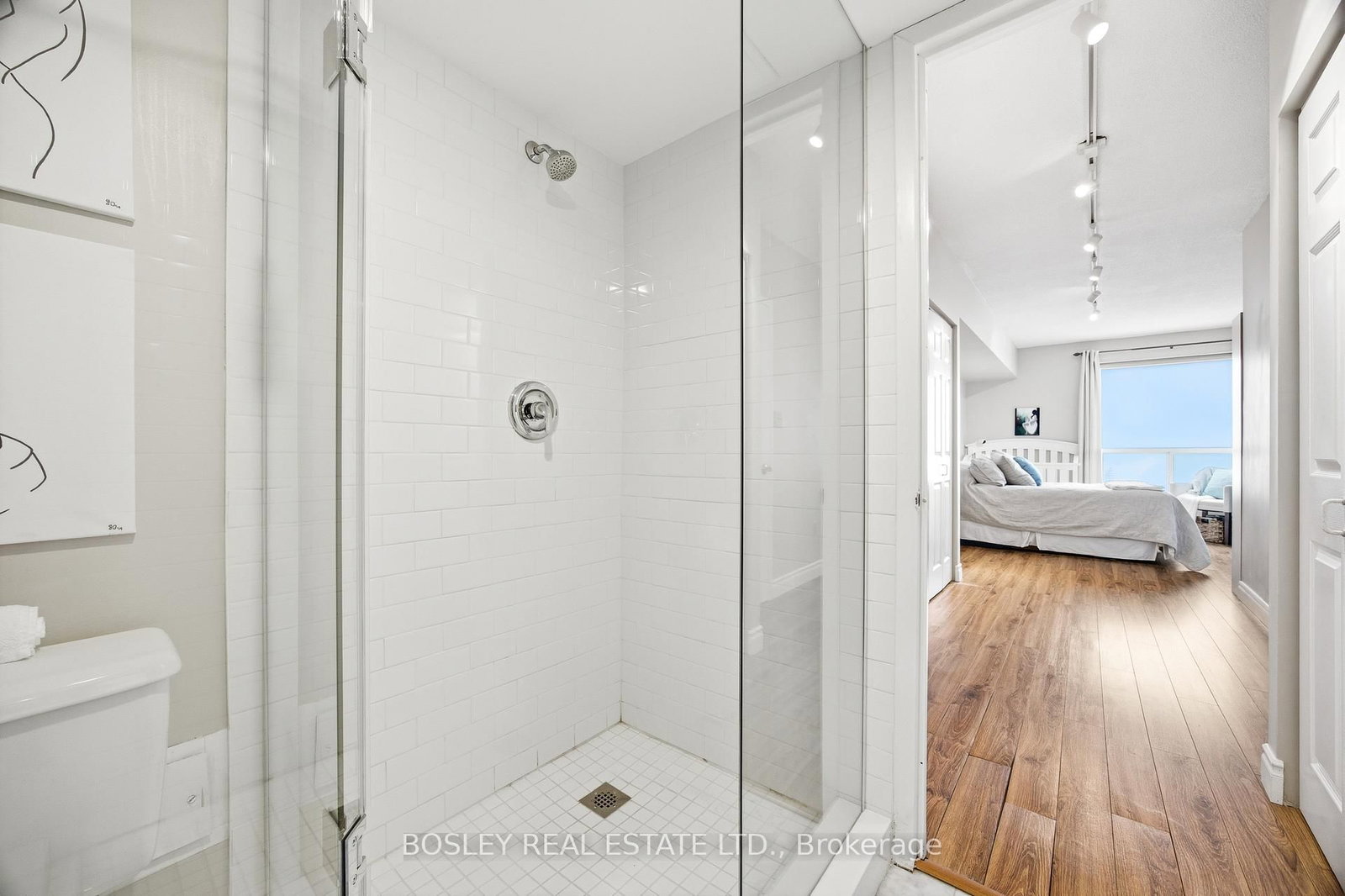 5 Concorde Place, Unit 611 - Photo 38