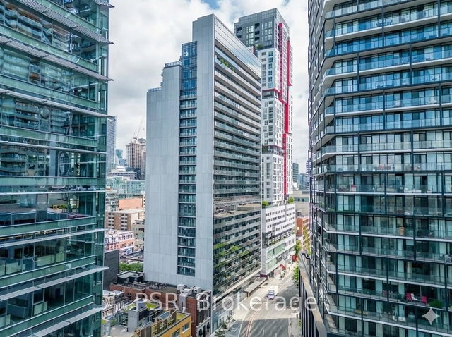 820 - 330 Richmond Street W