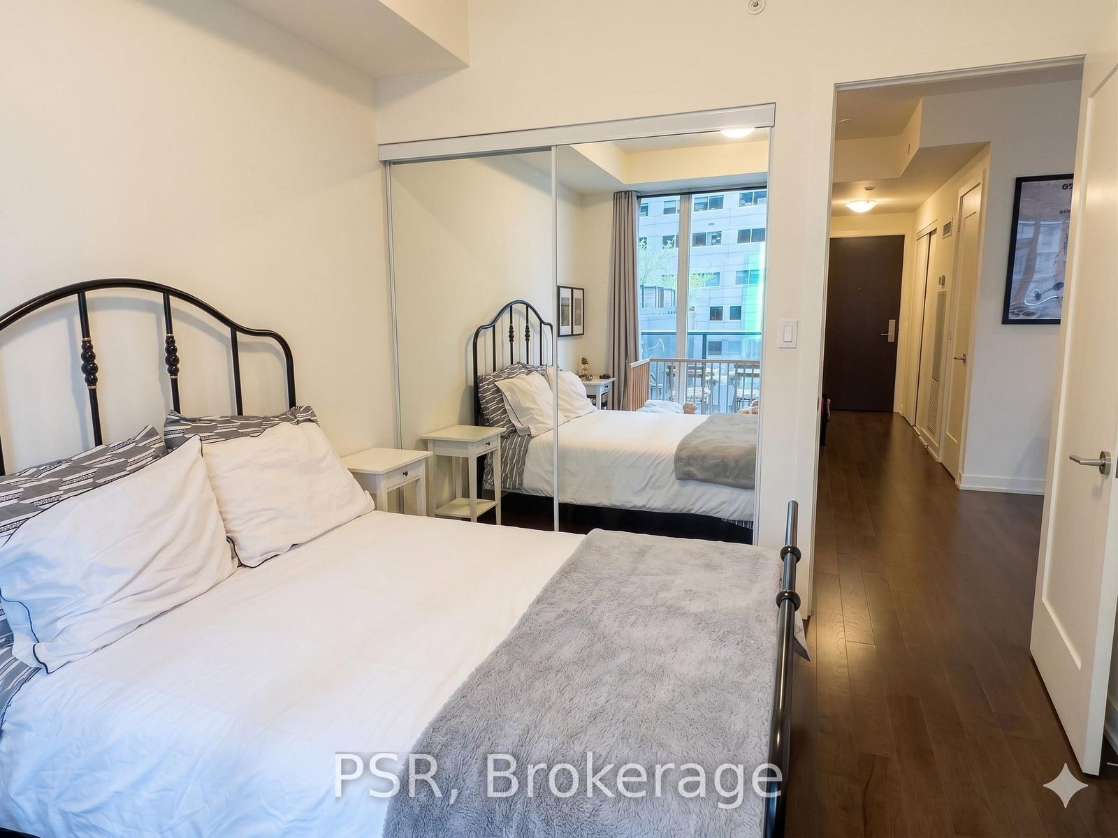 330 Richmond Street W, Unit 820 - Photo 11