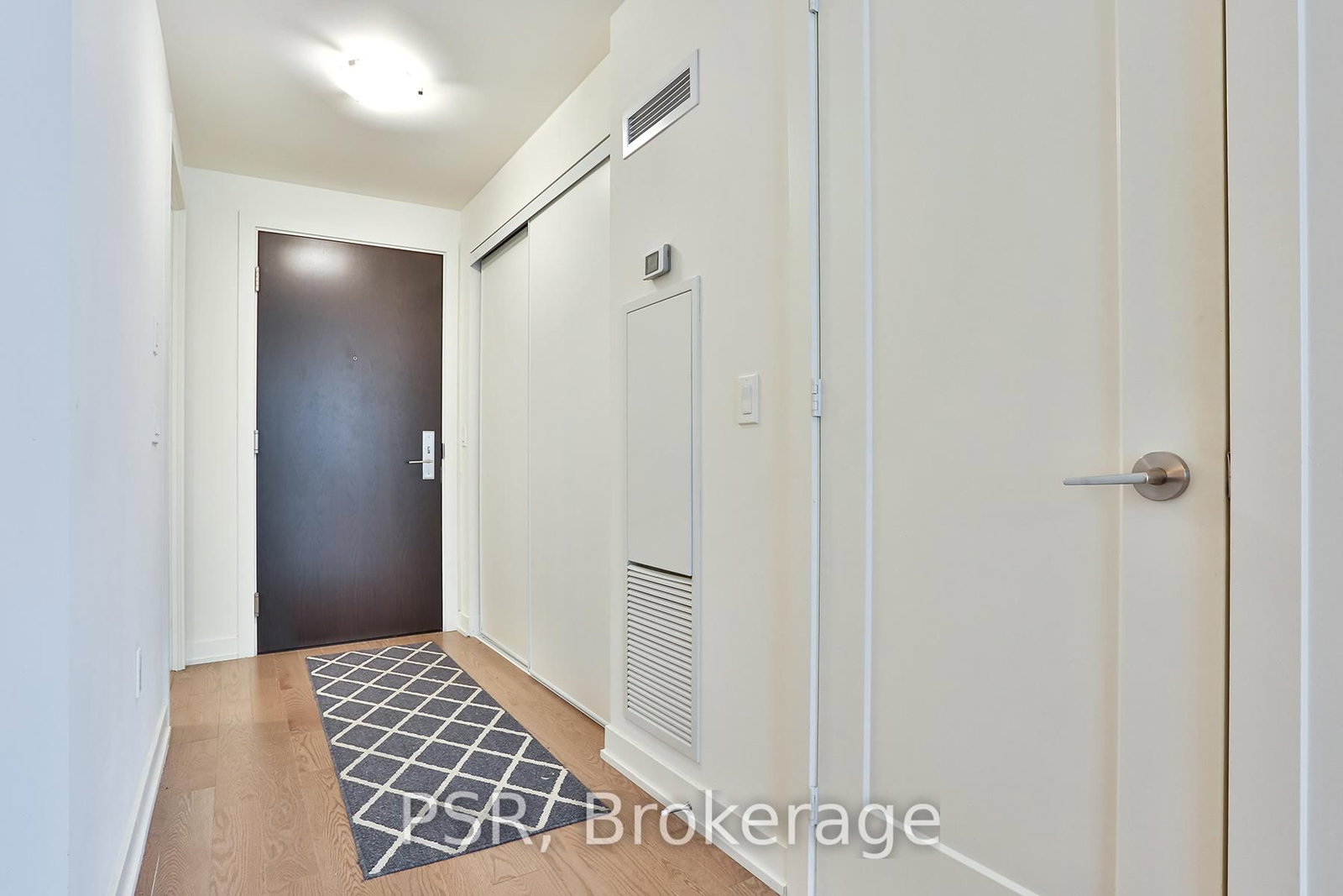 330 Richmond Street W, Unit 820 - Photo 14