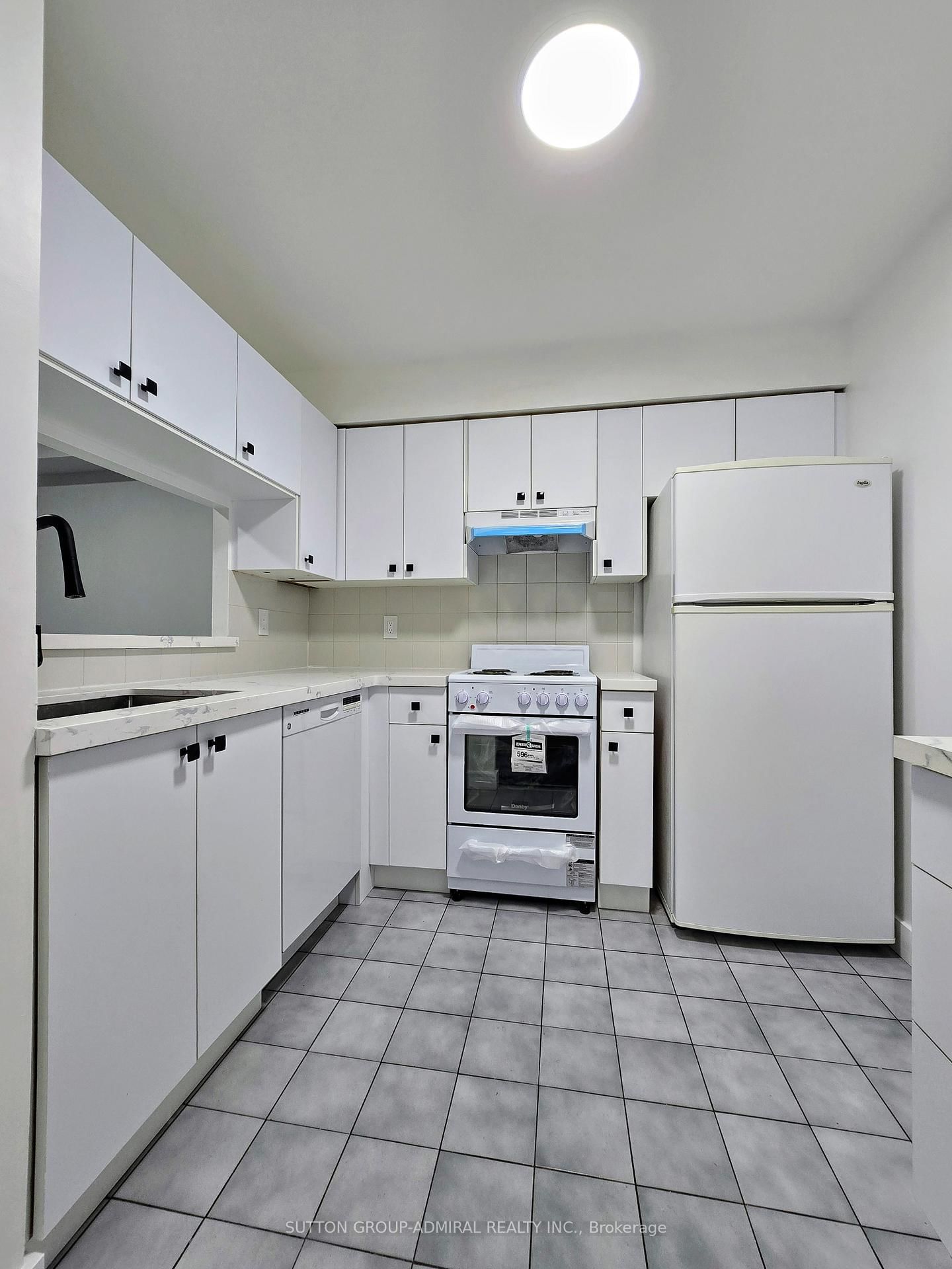 555 Wilson Heights Boulevard, Unit 408 - Photo 9
