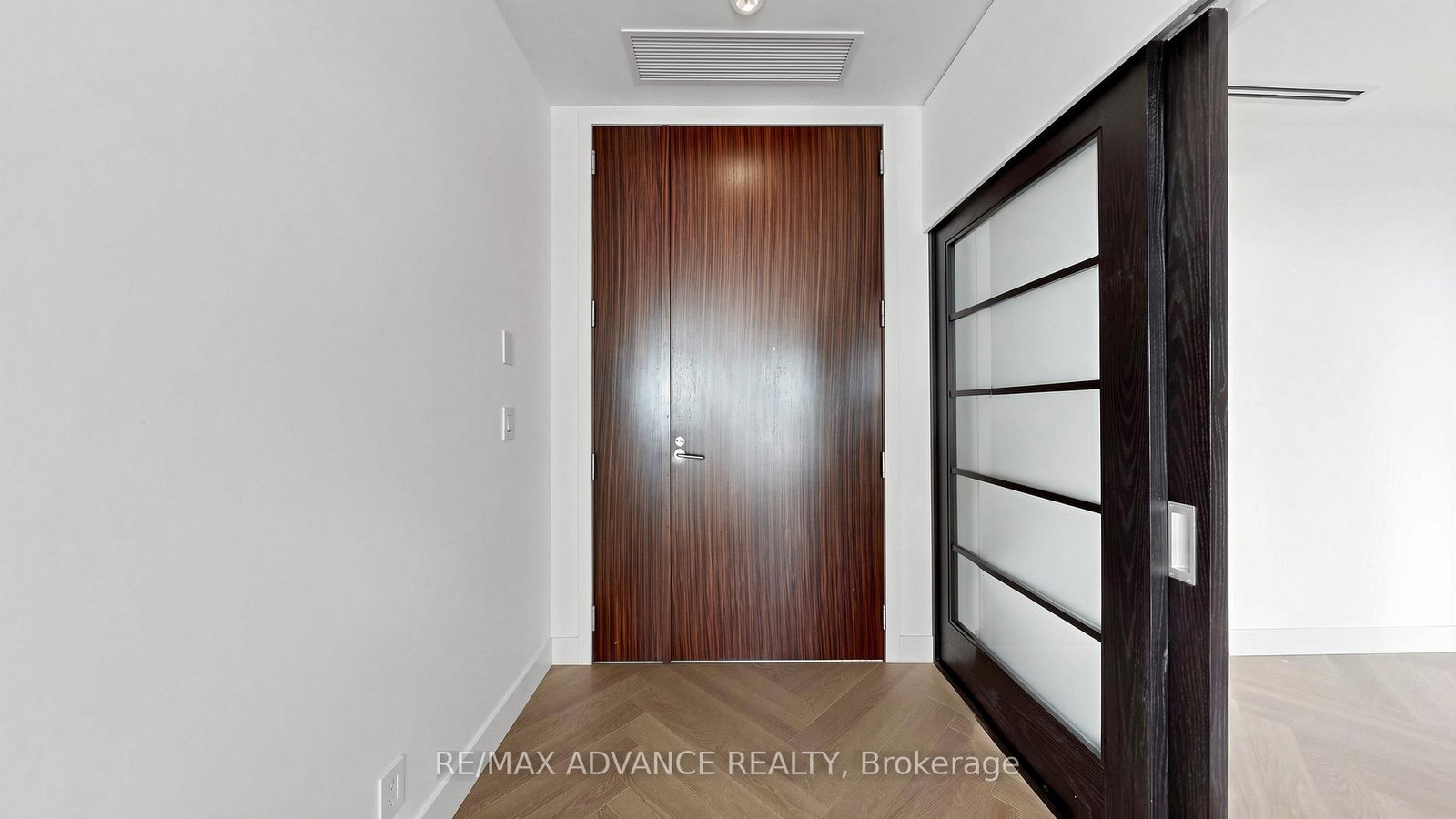180 University Avenue, Unit 5901 - Photo 34