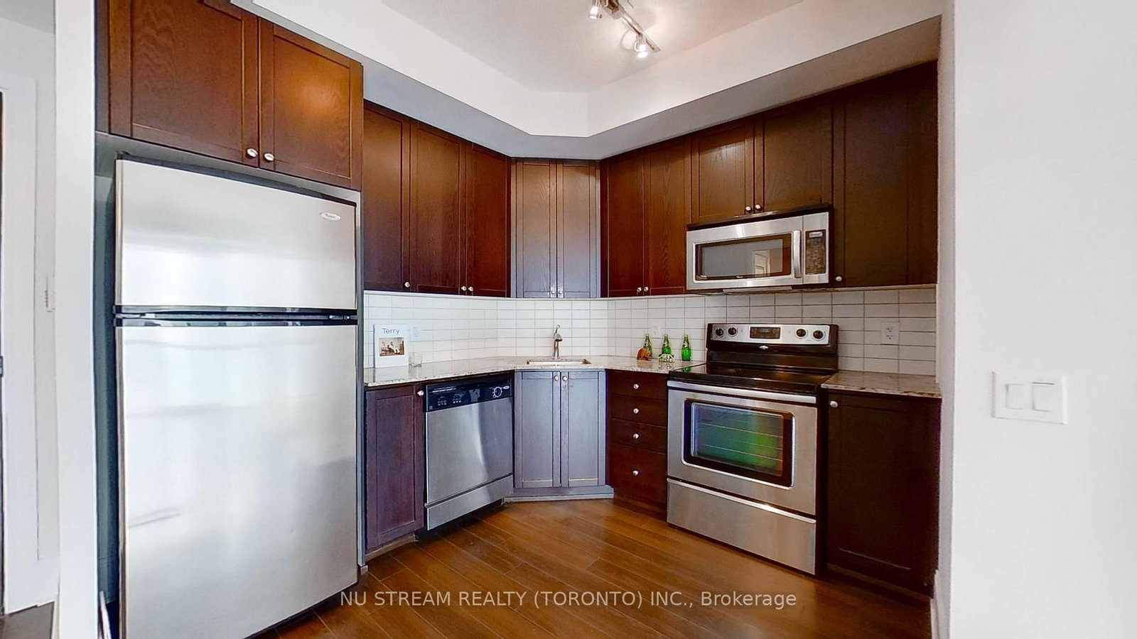 560 Front Street W, Unit 829 - Photo 14