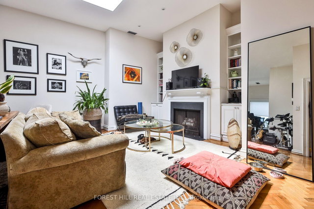 PH 11 - 40 Hazelton Avenue