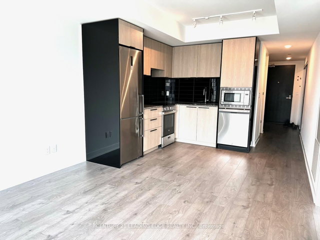 1610 - 501 YONGE Street