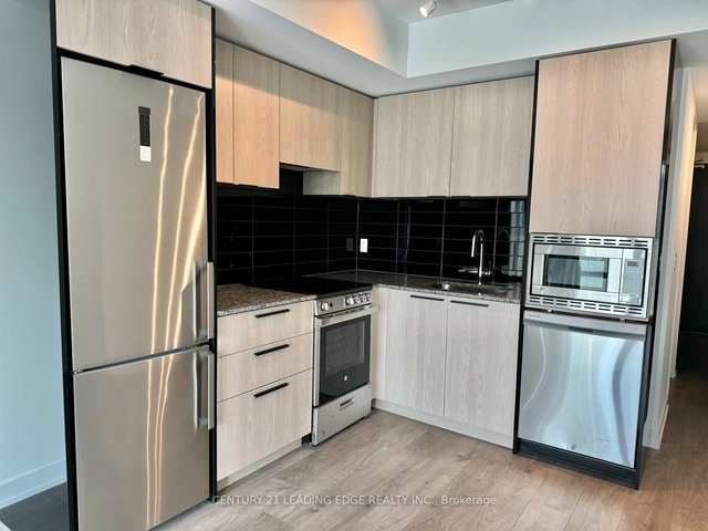 1610 - 501 YONGE Street