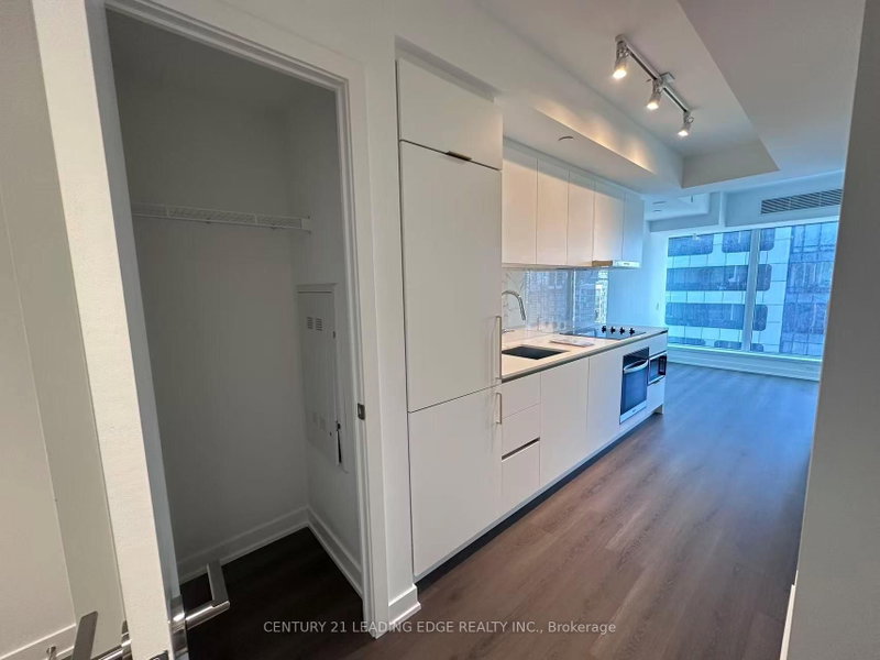 4008 - 8 Wellesley Street W