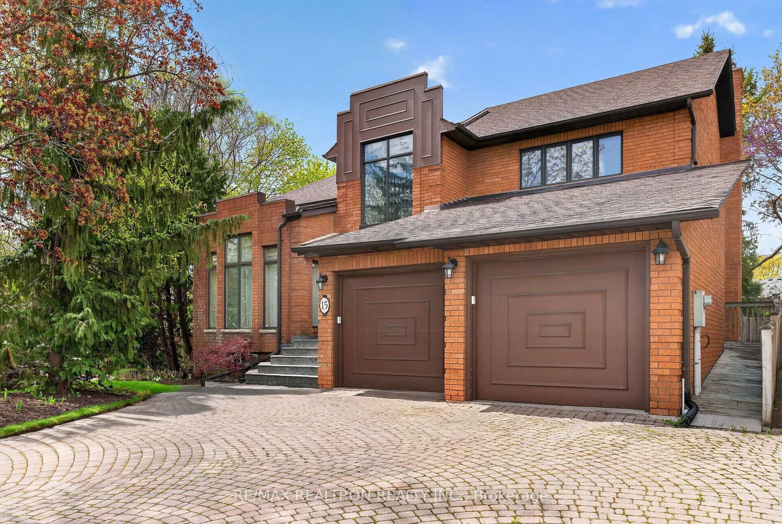 15 Sunforest Court - Photo 2