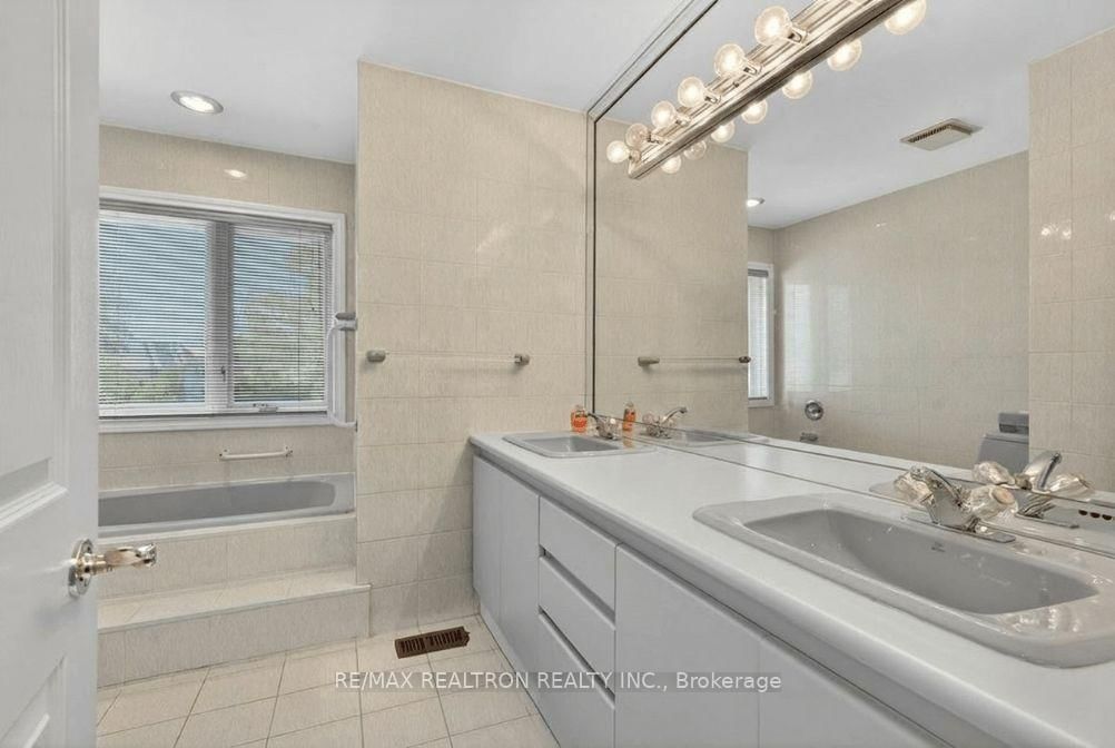15 Sunforest Court - Photo 33