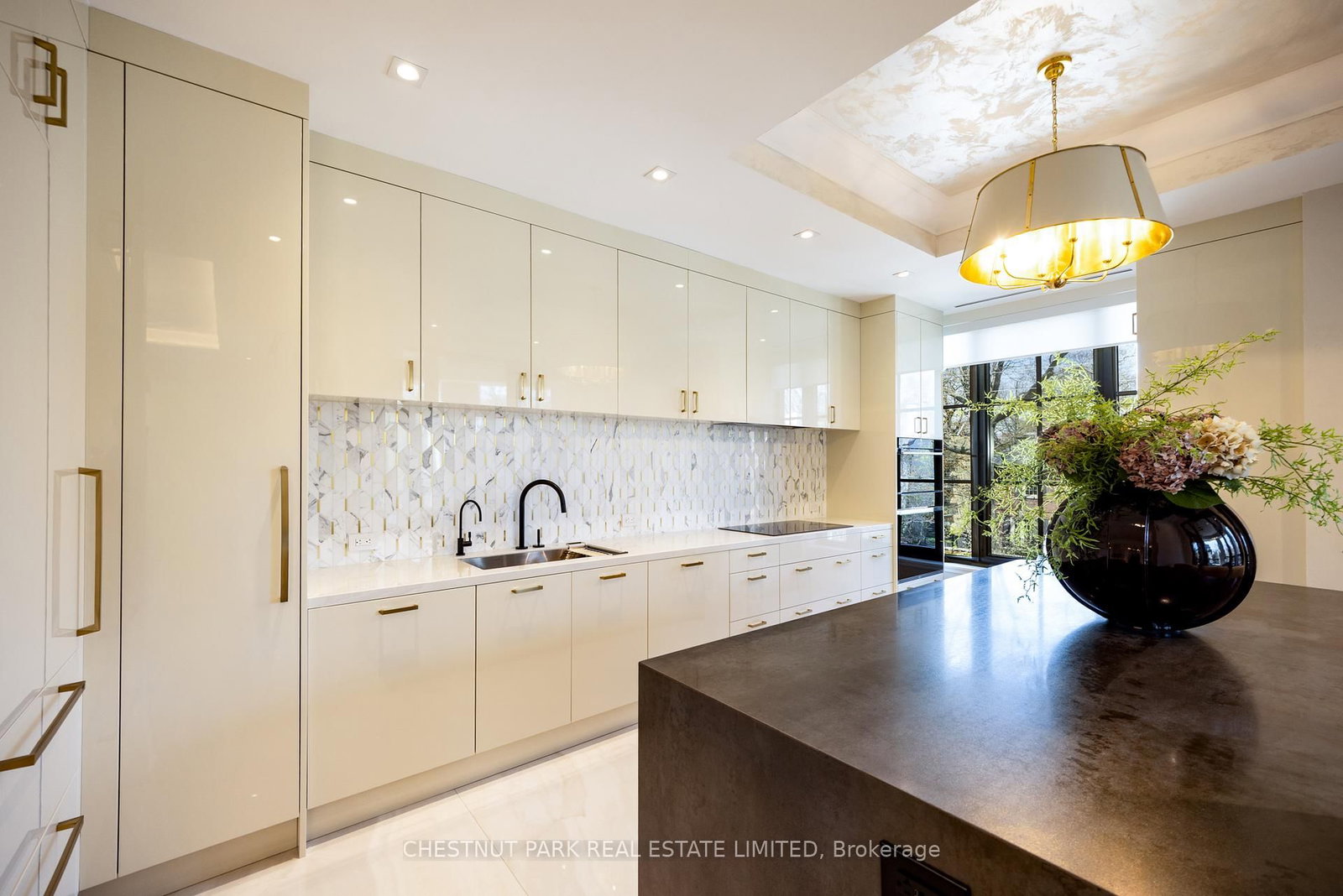 77 Clarendon Avenue, Unit 302 - Photo 10