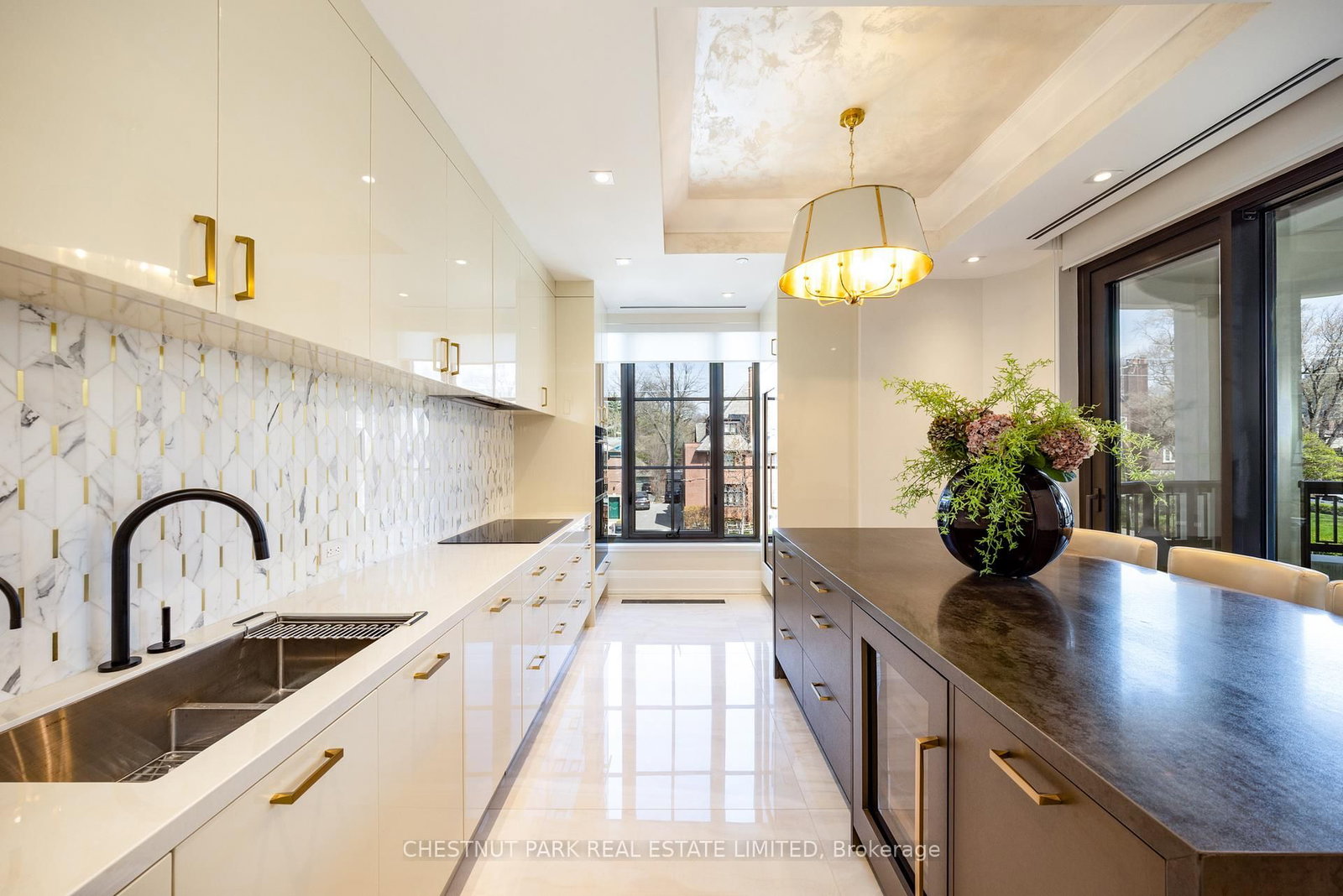 77 Clarendon Avenue, Unit 302 - Photo 11