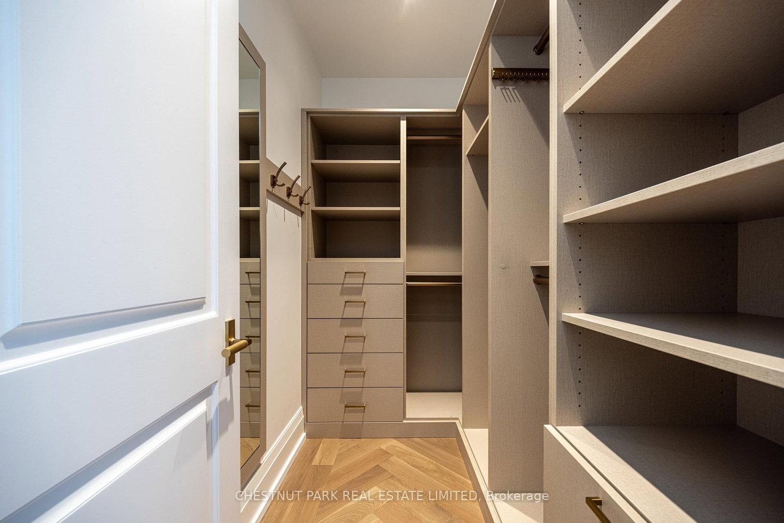 77 Clarendon Avenue, Unit 302 - Photo 17