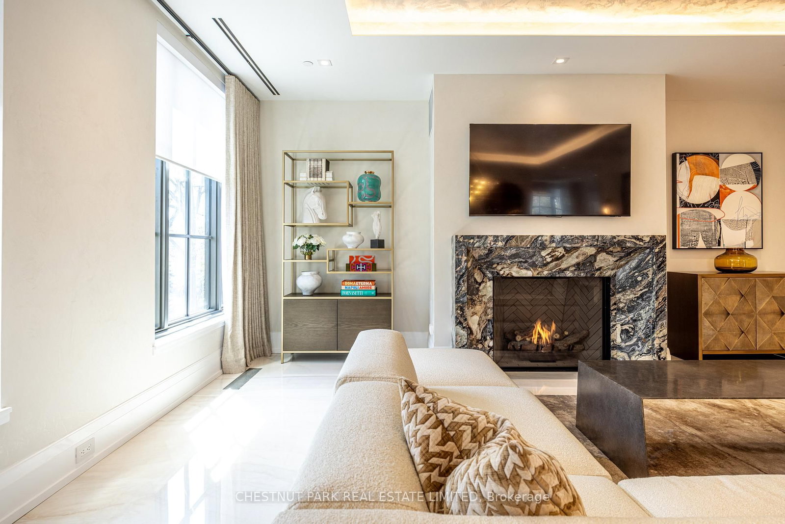 77 Clarendon Avenue, Unit 302 - Photo 6