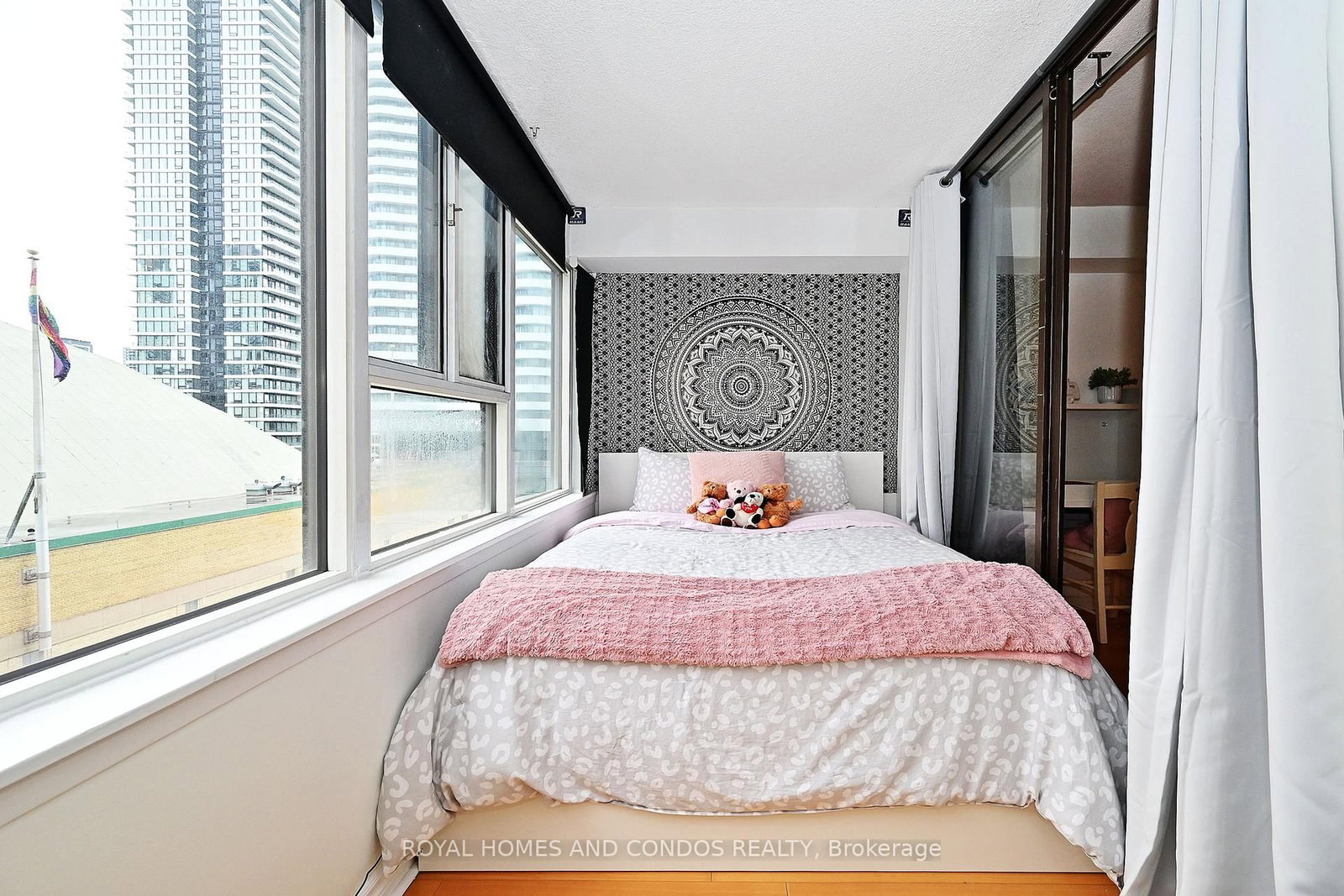 45 Carlton Avenue, Unit 1111 - Photo 31
