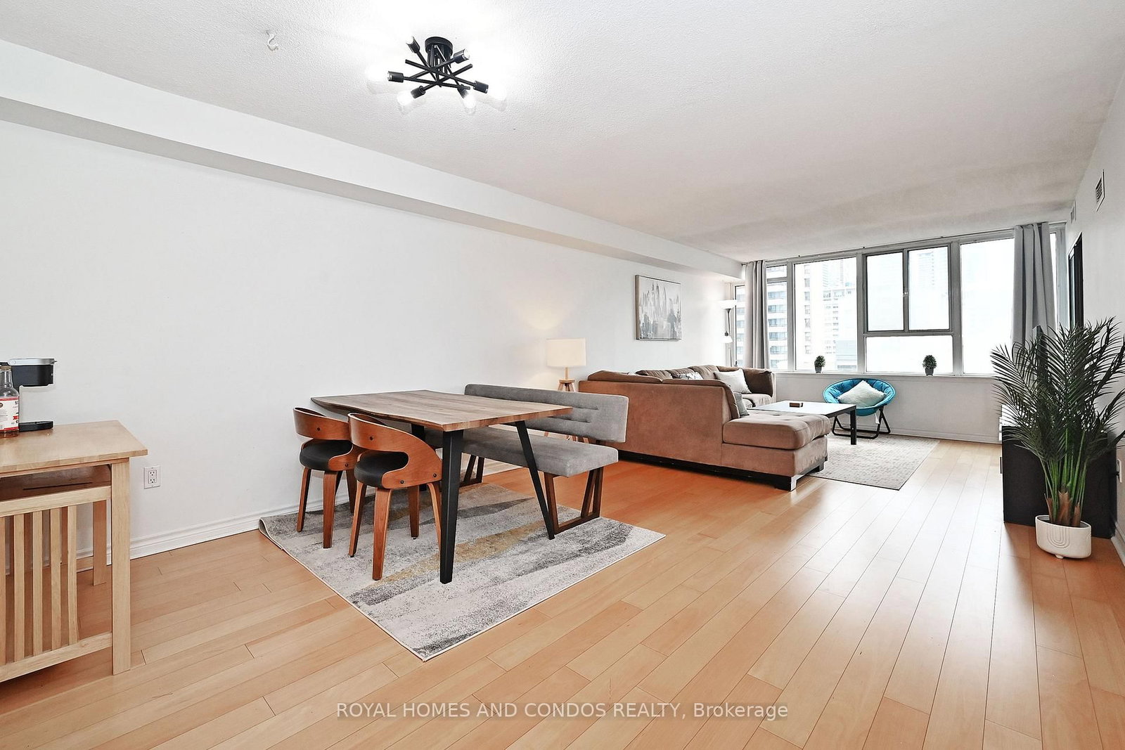 45 Carlton Avenue, Unit 1111 - Photo 4