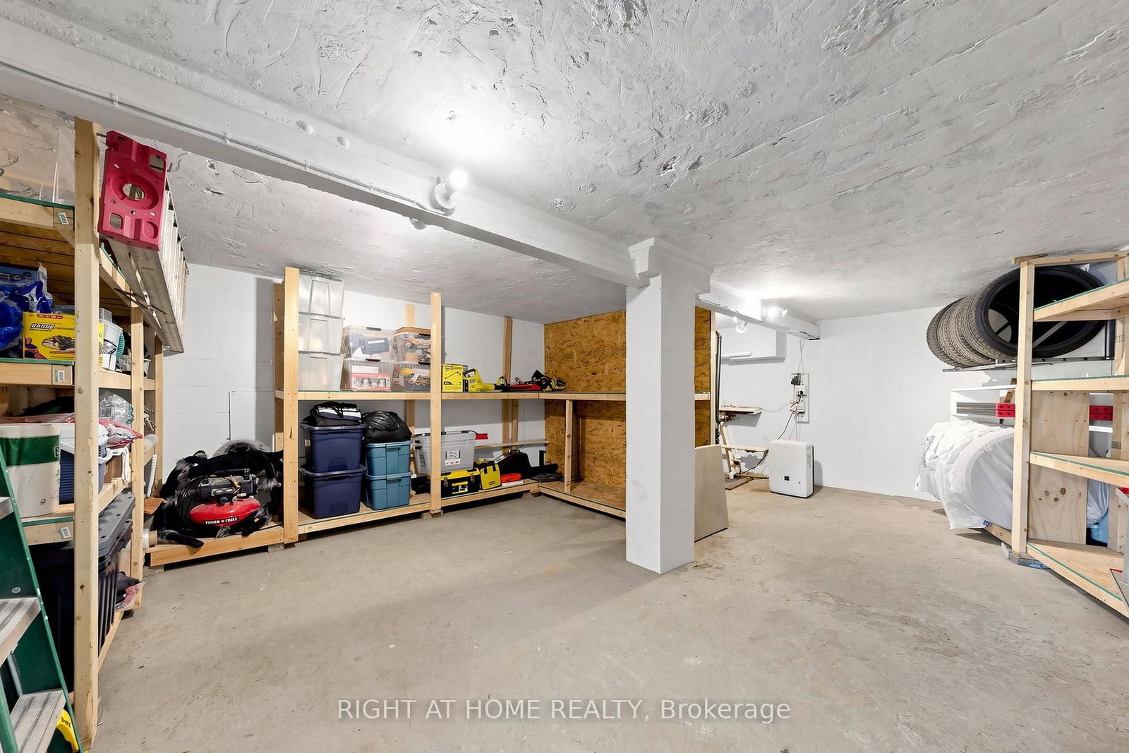 Listing Image 41